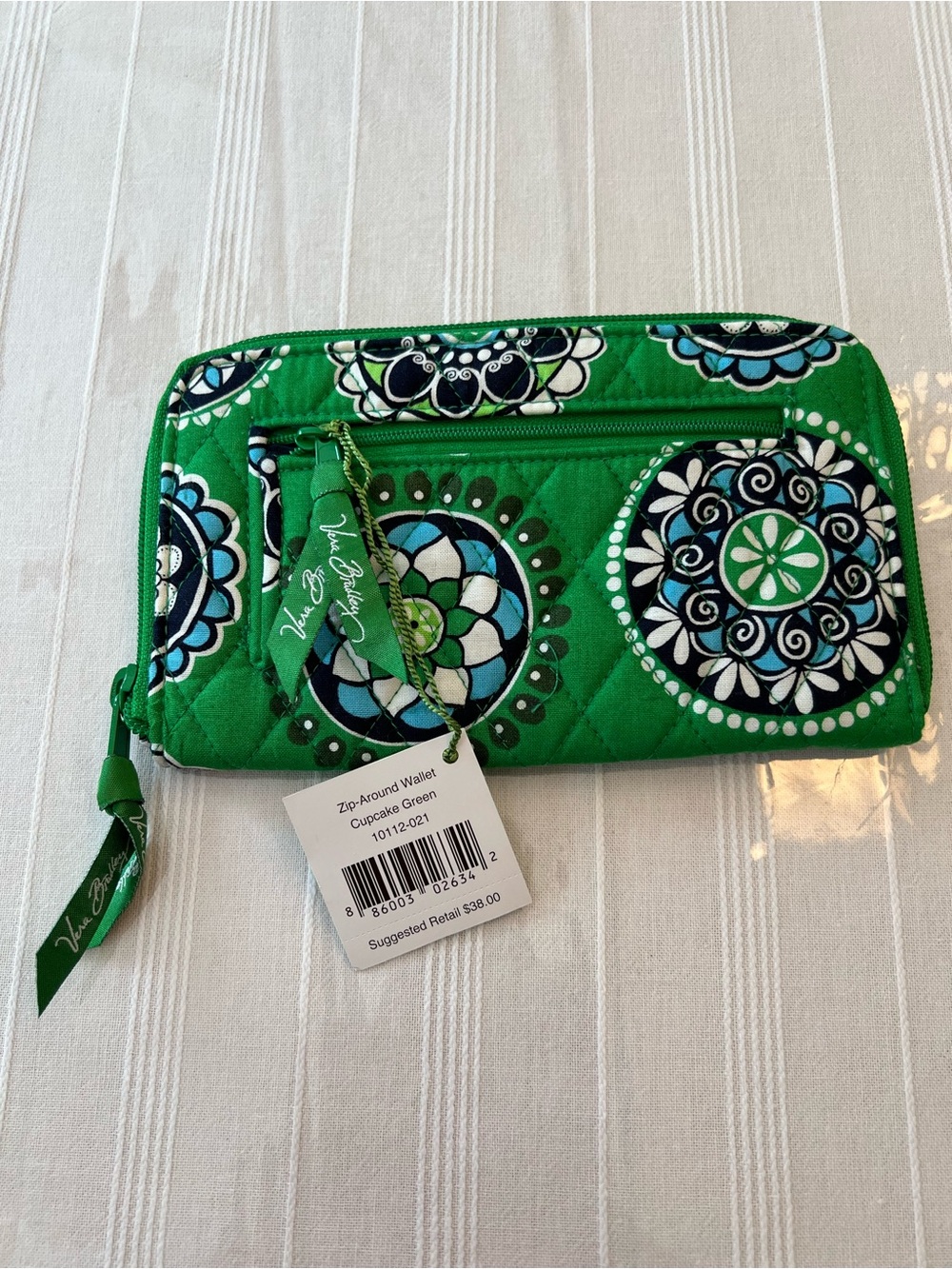 Vera Bradley Cupcakes Green Zip-Around Wallet NWT